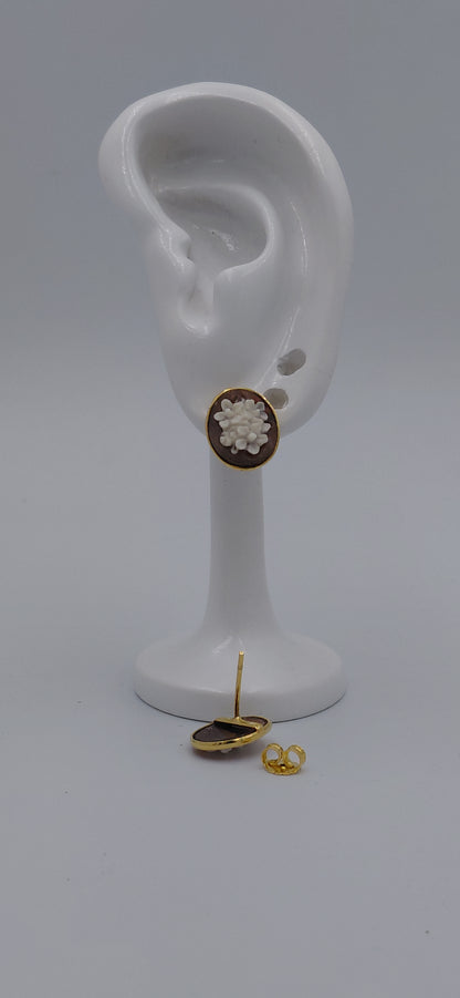 orecchini " fiori "cammeo sardonico 12 mm ovale