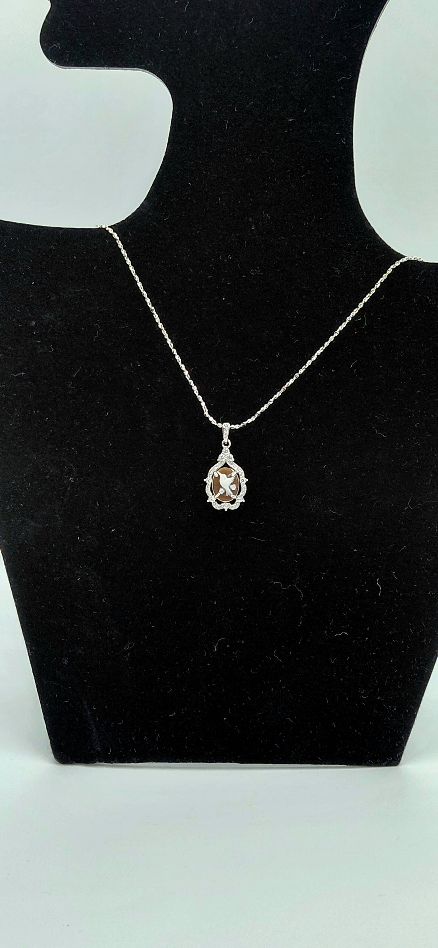 CAMMEO CONCHIGLIA SARDONICA "COLIBRI " IN ARGENTO 925 con zirconi
