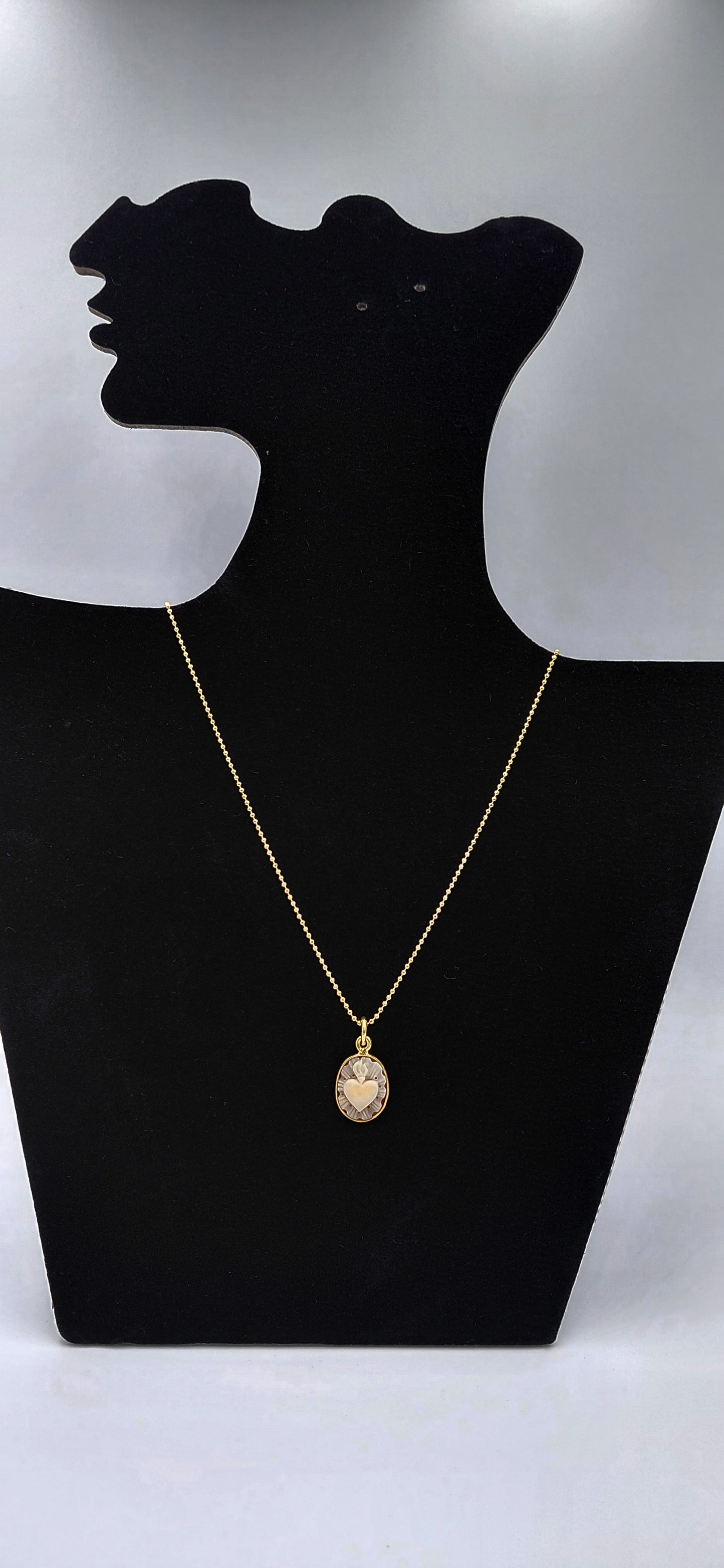 CIONDOLO CAMMEO "CUORE SACRO " 13 mm IN ARGENTO 925 DORATO