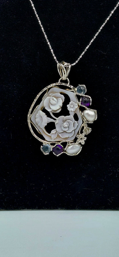 CIONDOLO CAMMEO "FIORI " CON PERLE BAROCCO E PIETRE IDROTERMALI IN ARGENTO 925
