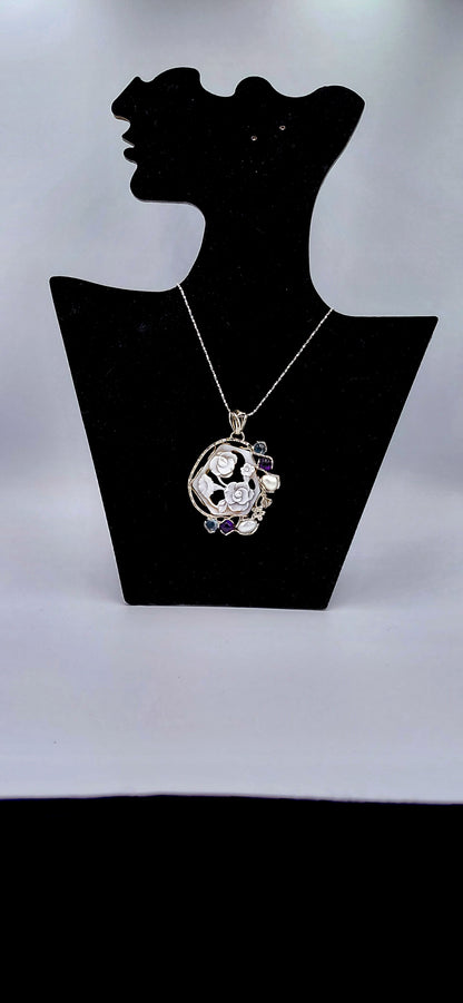 CIONDOLO CAMMEO "FIORI " CON PERLE BAROCCO E PIETRE IDROTERMALI IN ARGENTO 925