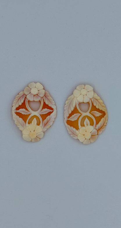 CAMMEO " ORECCHINI SIMBOLO TRAFORATI " COCHIGLIA CORNEOLA