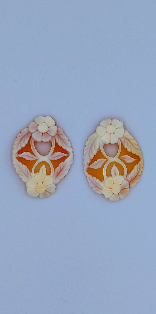CAMMEO " ORECCHINI SIMBOLO TRAFORATI " COCHIGLIA CORNEOLA