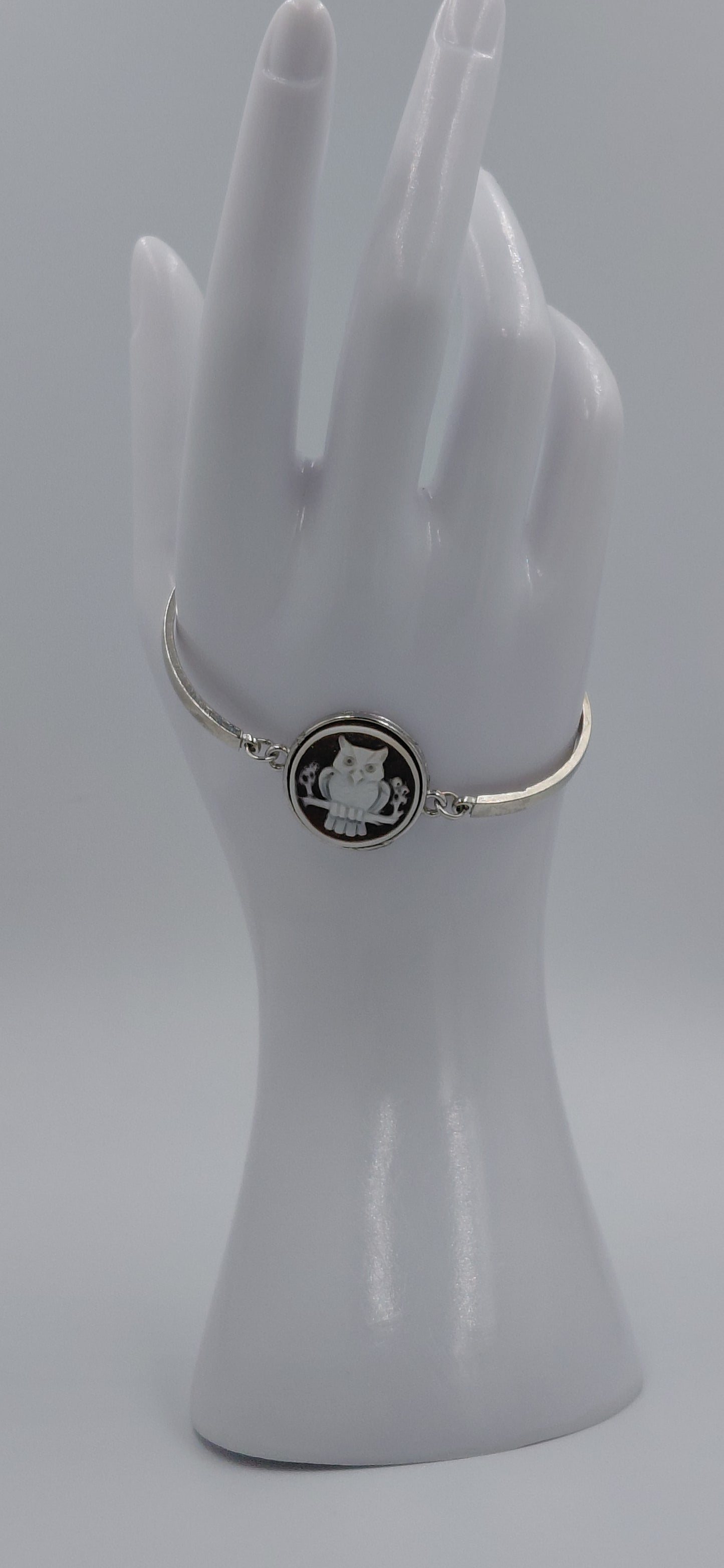 Bracciale metallo con cammeo Guffo 20 mm , circonferenza del bracciale 16 cm + 5cm