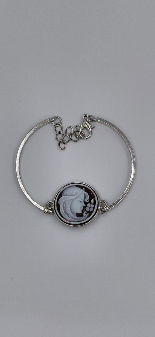 Bracciale metallo con cammeo profilo Donna 20 mm , circonferenza del bracciale 16 cm + 5cm