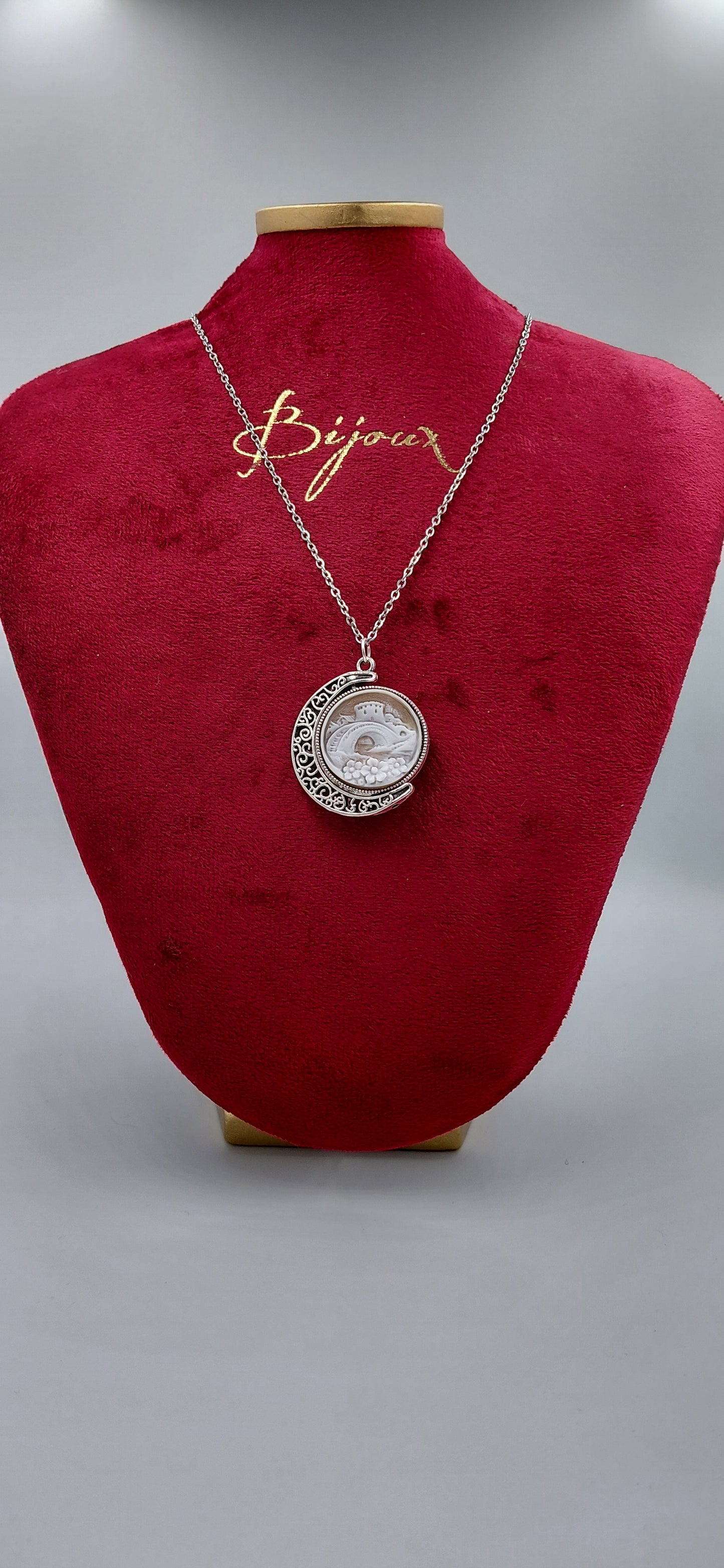 Cammeo Paesaggio conchiglia sardonica incisa a mano incastonata in metallo