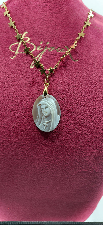 Cammeo "Madonnina "in conchiglia sardonica