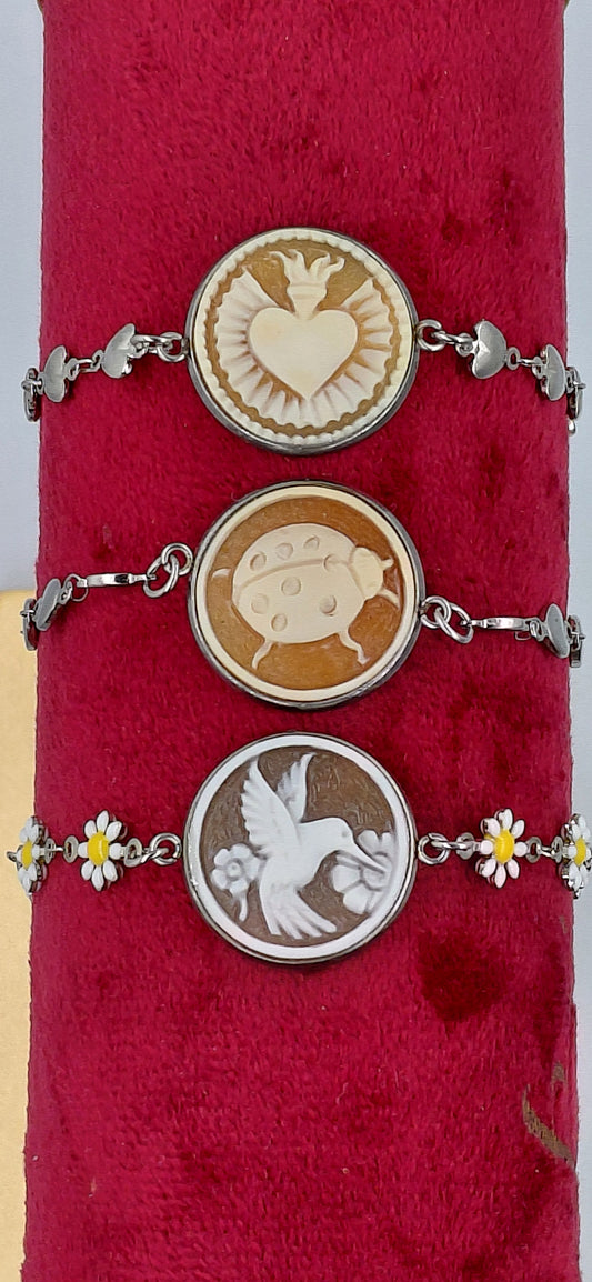 bracciale con cammeo conchiglia naturale incastonato in metallo