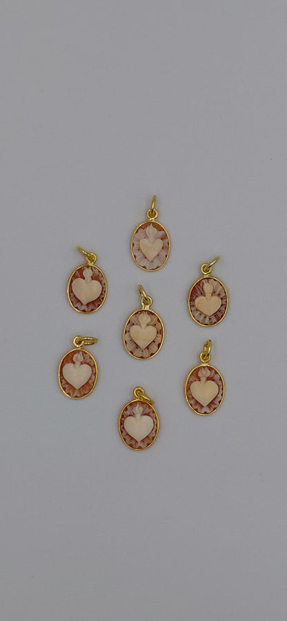 CIONDOLO CAMMEO "CUORE SACRO " 13 mm IN ARGENTO 925 DORATO